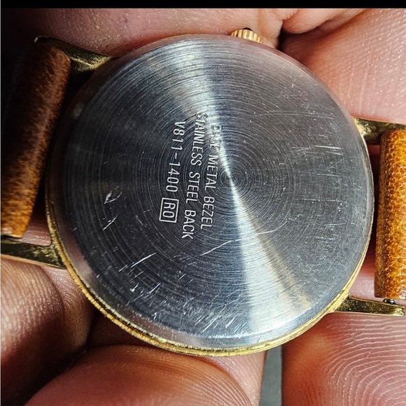 Vintage Lorus Disney Mickey Mouse Quartz Watch Gold Tone V811-1400 Working - Picture 8 of 9